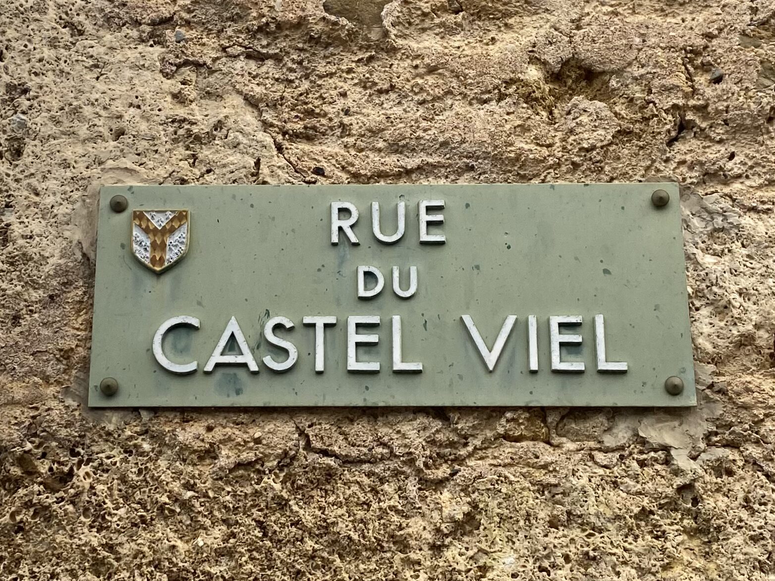 Plaque rue du castel viel autignac