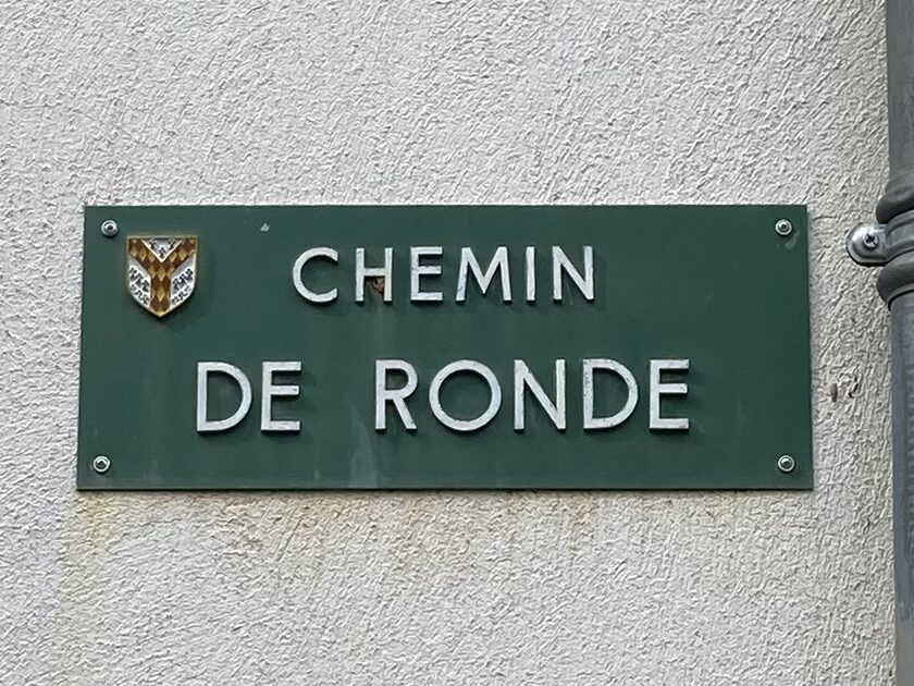 Plaque chemin de ronde autignac